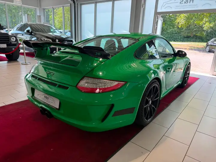 GT3 — Exterior