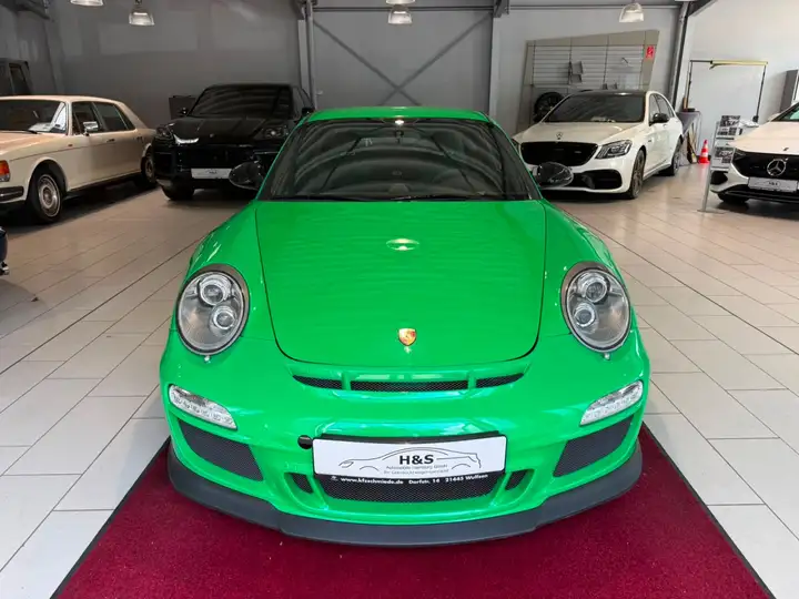 GT3 — Exterior