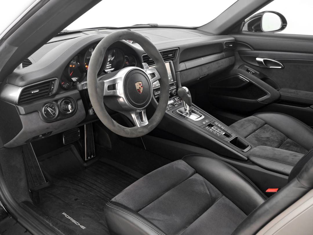 Carrera 4 GTS Cabriolet — Exterior