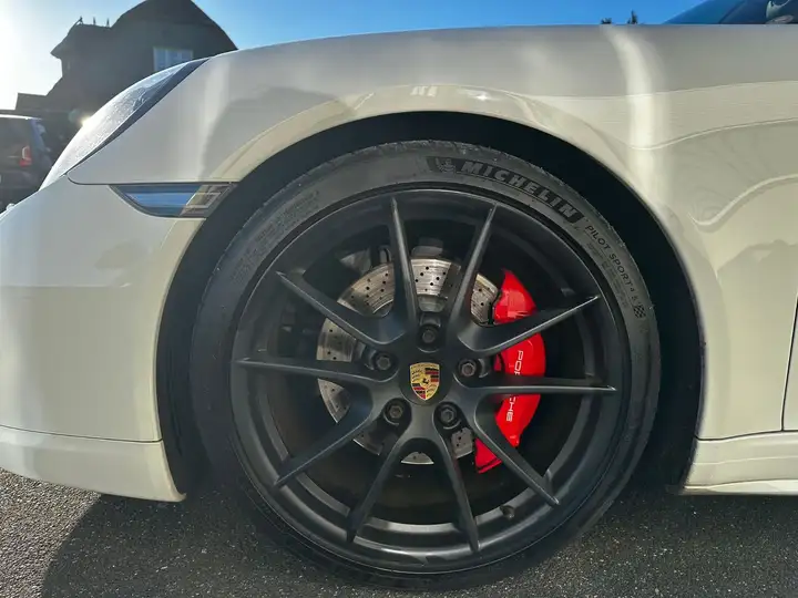 Carrera GTS — Exterior