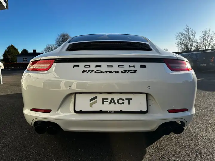 Carrera GTS — Exterior
