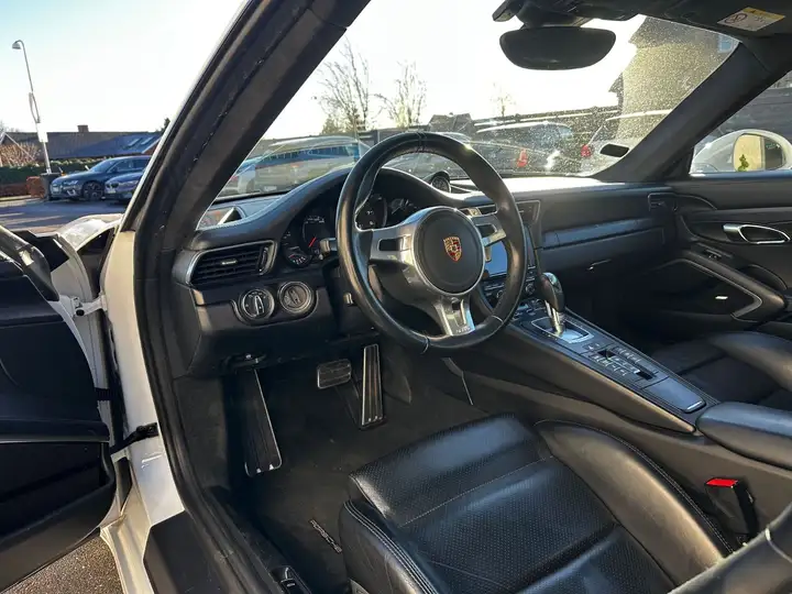 Carrera GTS — Exterior