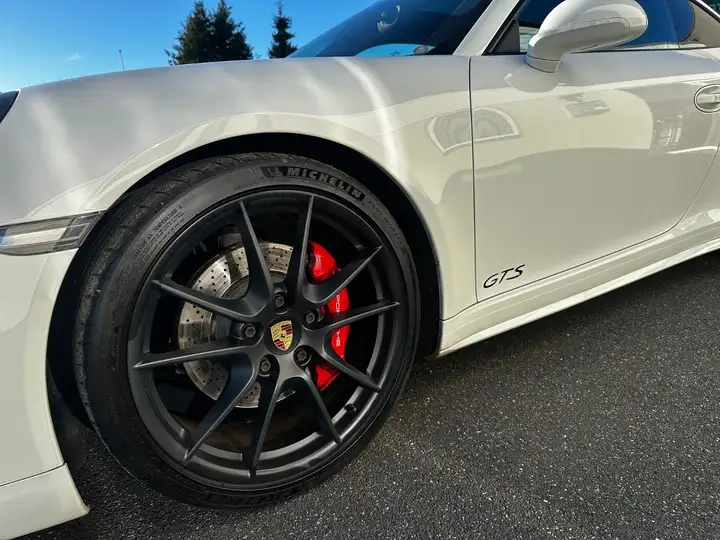 Carrera GTS — Exterior