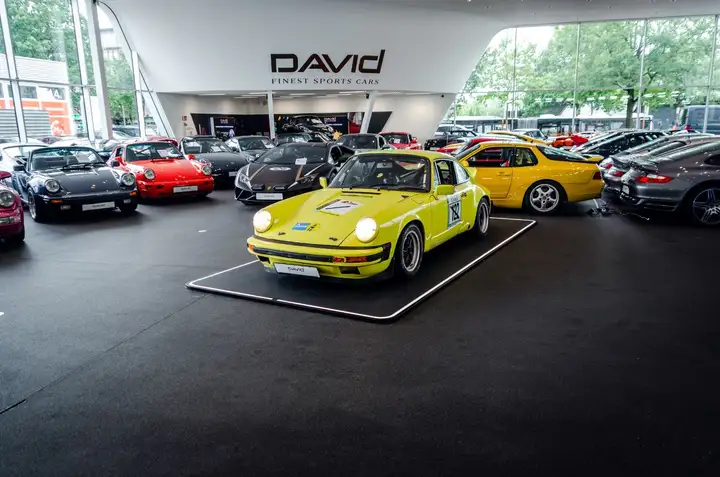 911 S 2.7 — Exterior