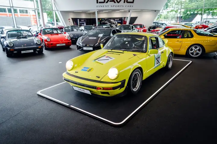 911 S 2.7 — Exterior