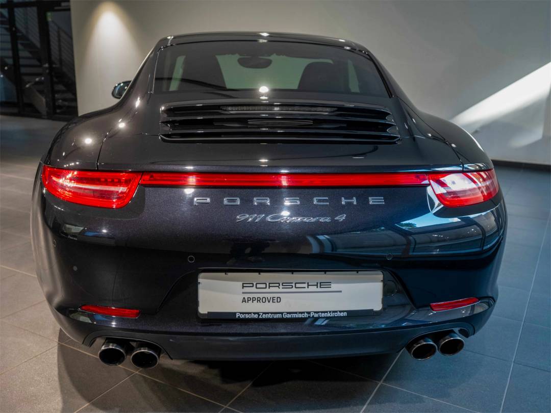 Carrera 4 — Exterior