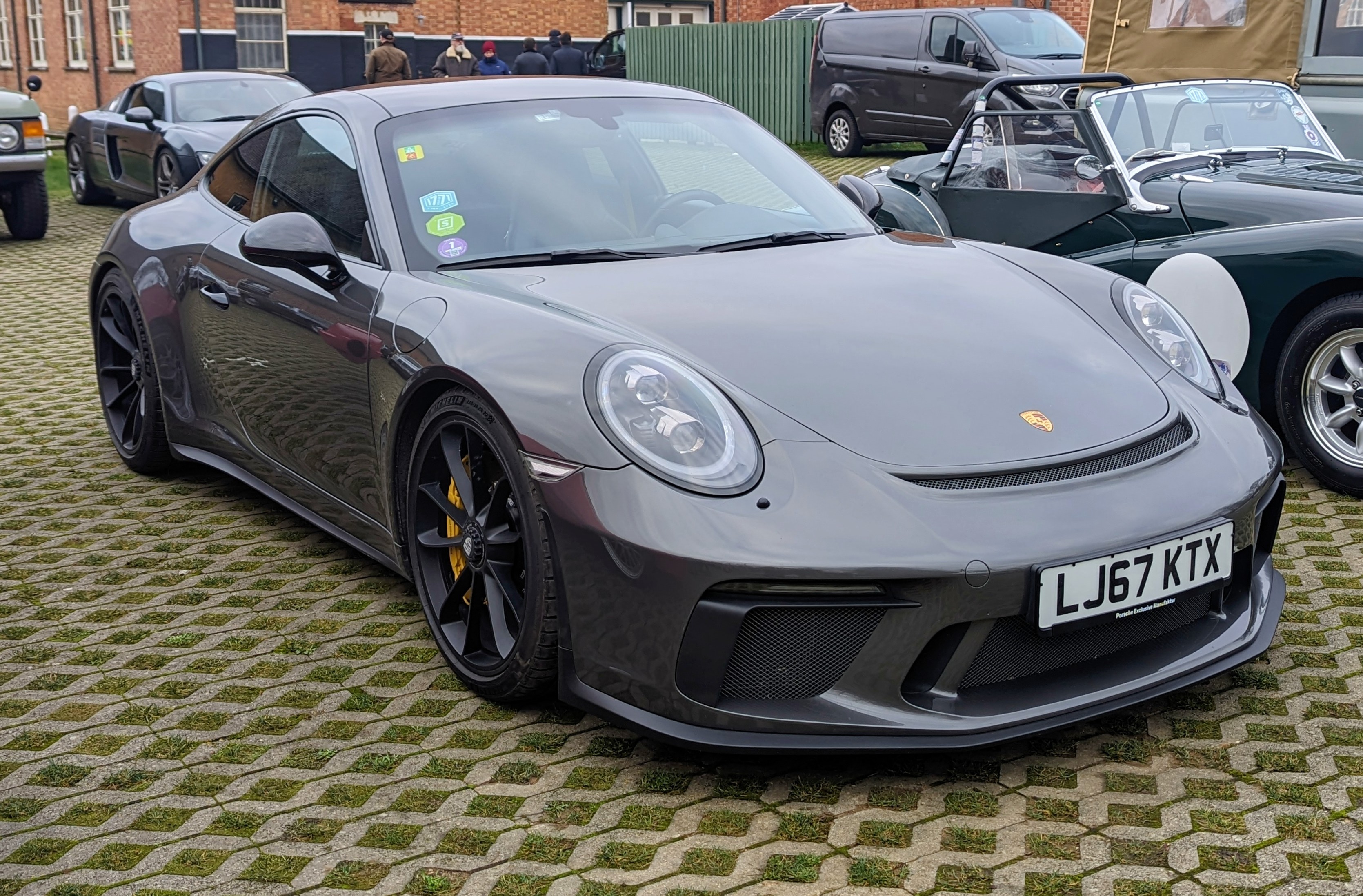 GT3 Touring — Exterior