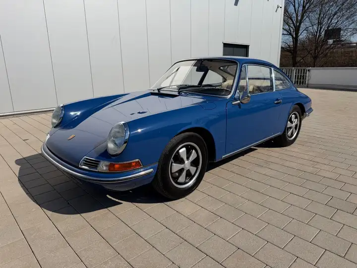 911 L — Exterior