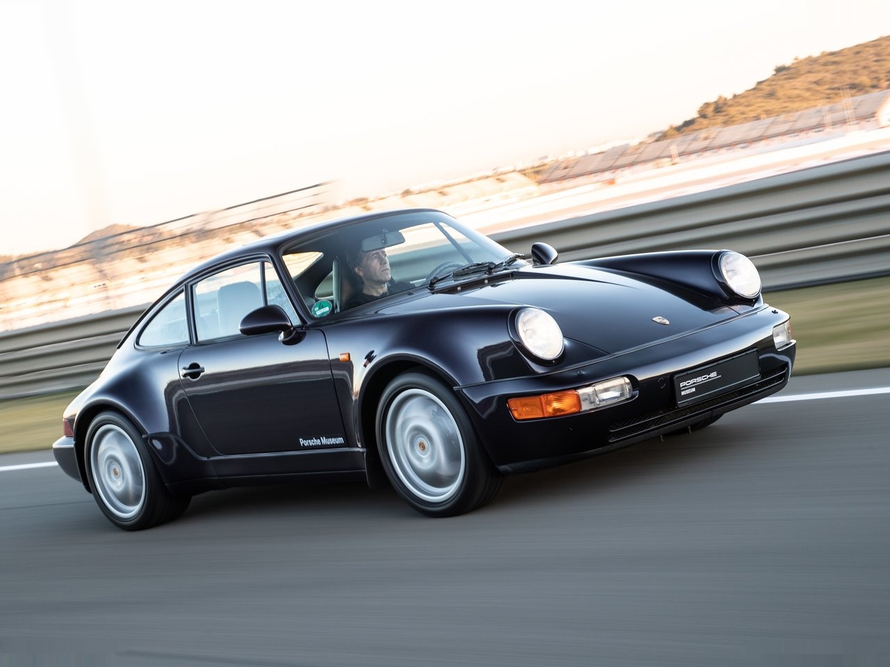 30 Jahre 911 — Exterior