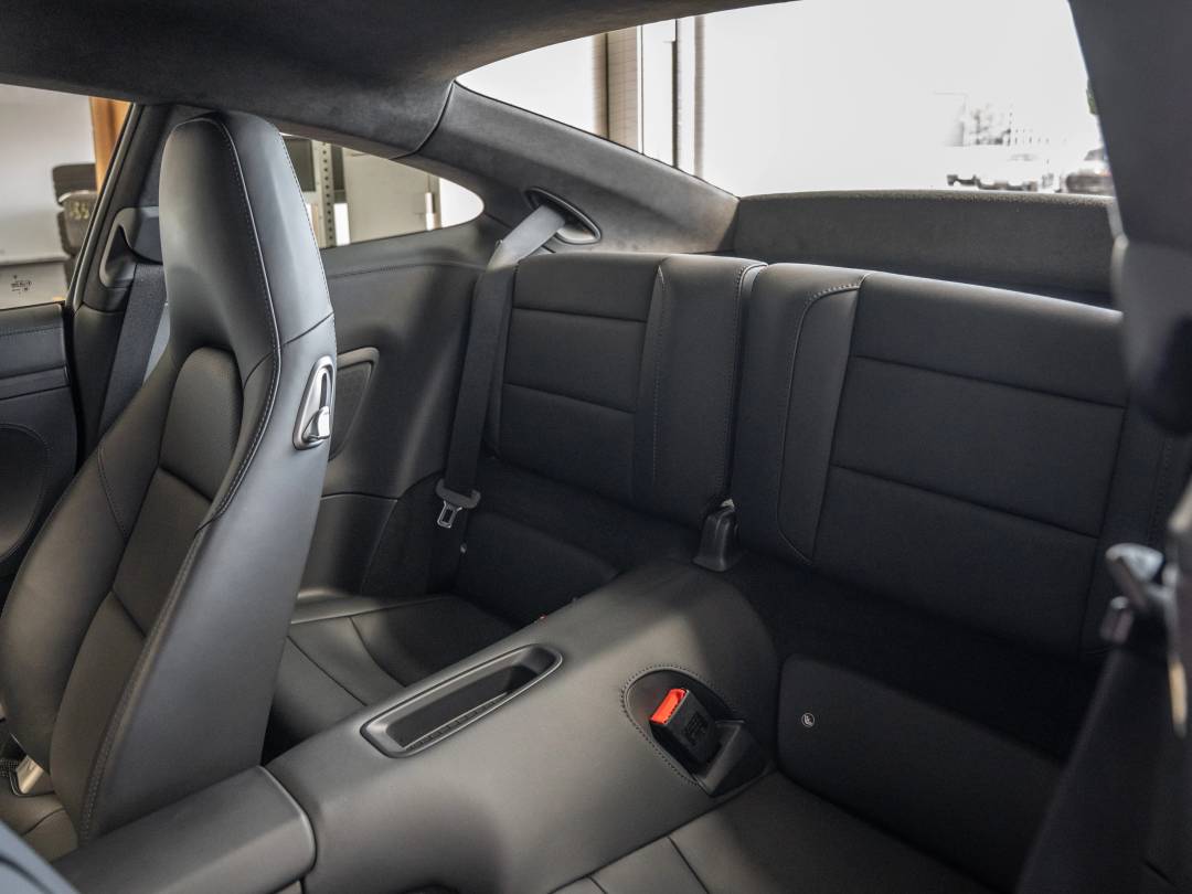 Carrera 4 GTS — Interior