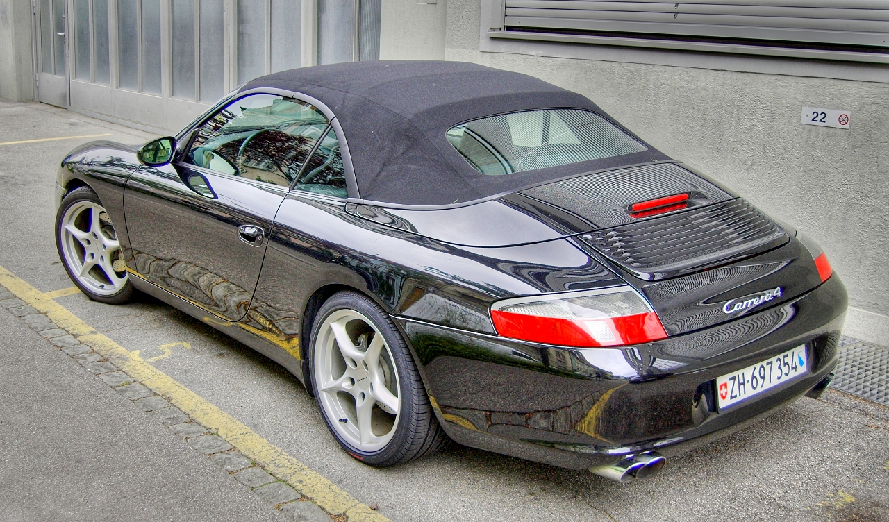Carrera 4 Cabriolet — Exterior