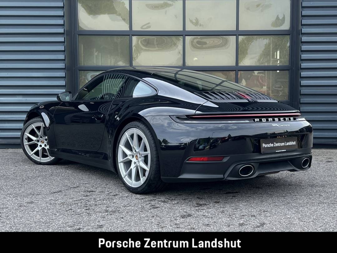 Carrera — Exterior