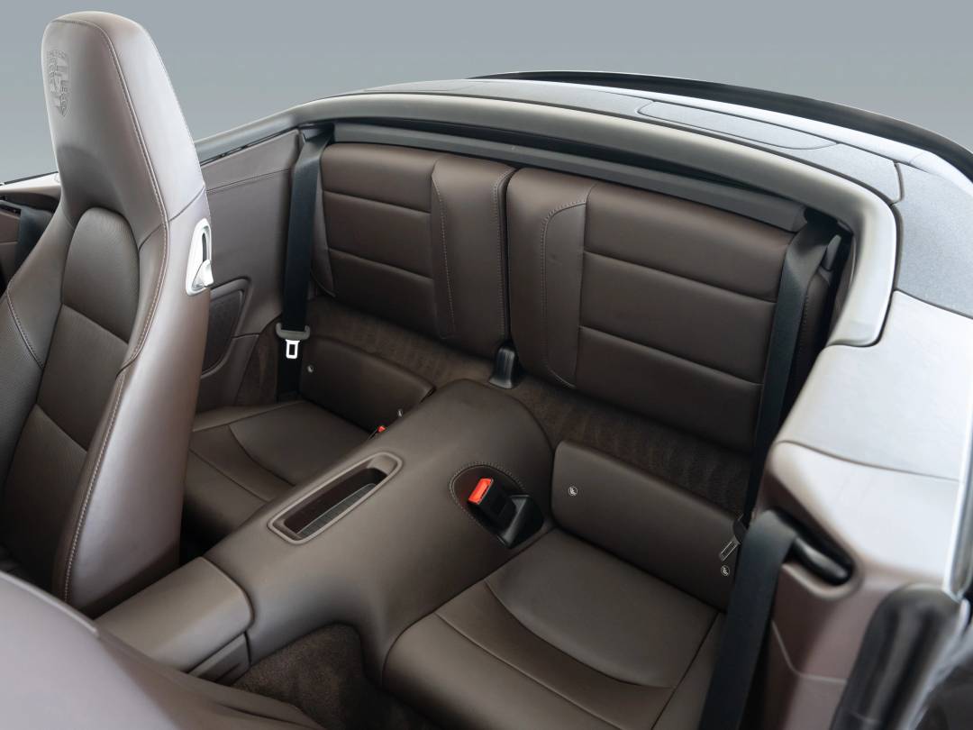 Carrera S Cabriolet — Interior