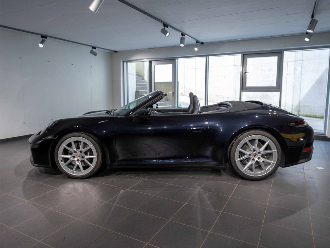 Carrera Cabriolet — Exterior