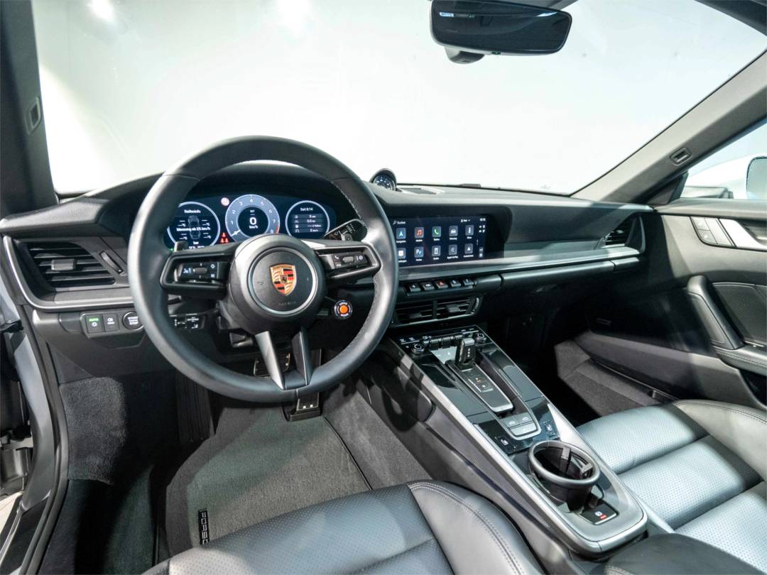 Carrera Cabriolet — Exterior
