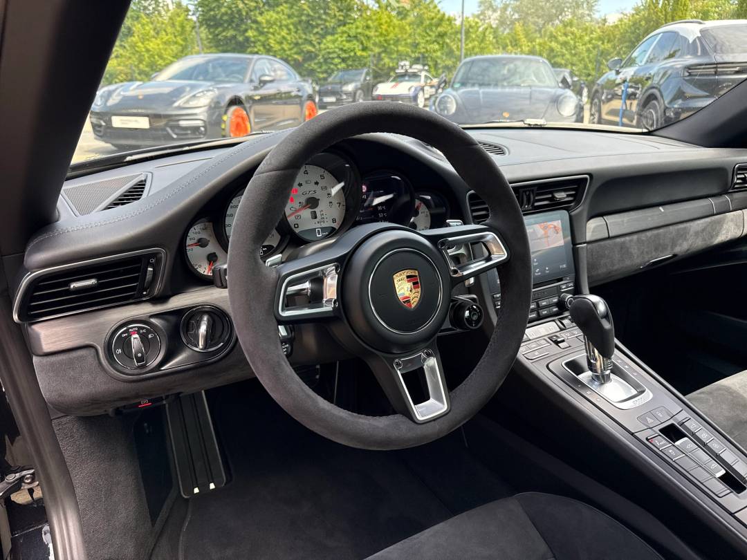 Targa 4 GTS — Interior