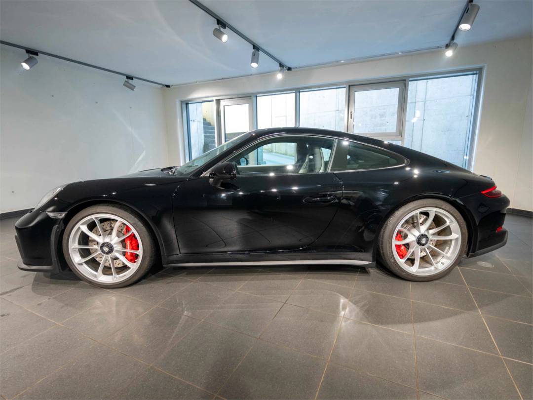 GT3 — Exterior