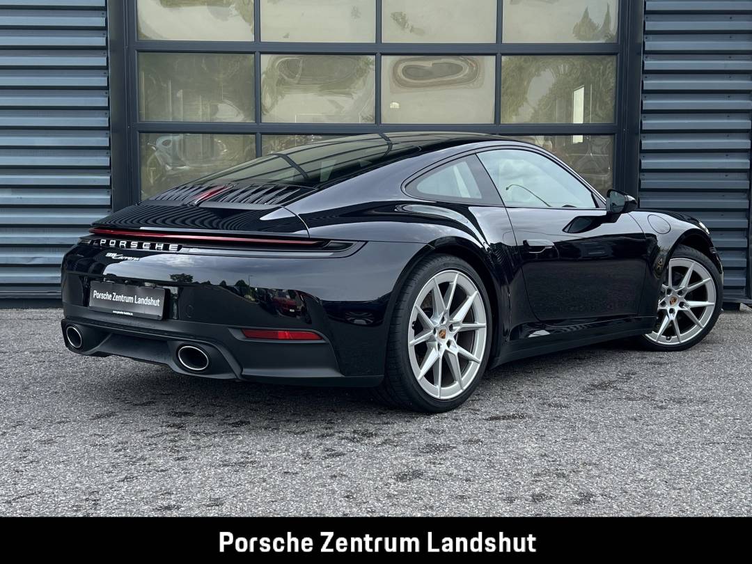 Carrera — Exterior