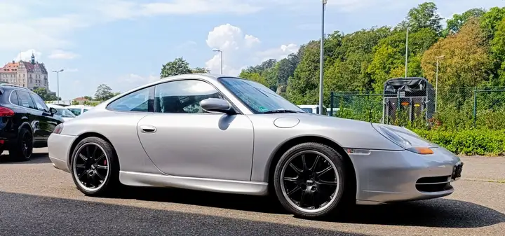 Carrera — Exterior