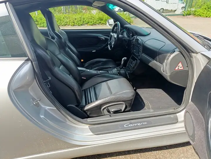 Carrera — Exterior