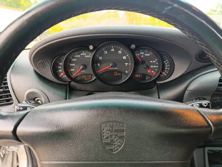 Carrera — Exterior