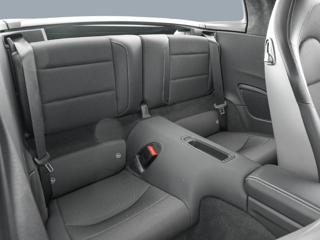 Targa 4 — Interior