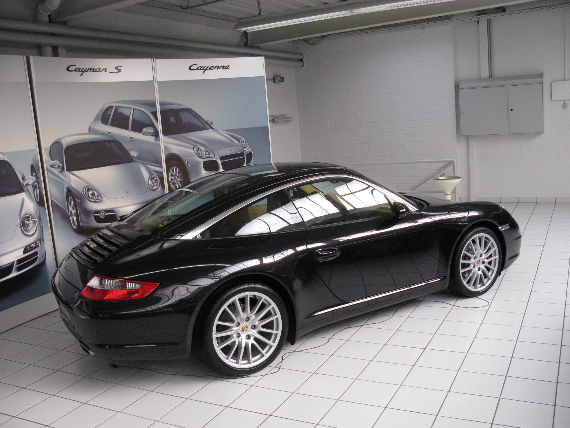 Targa 4 — Exterior