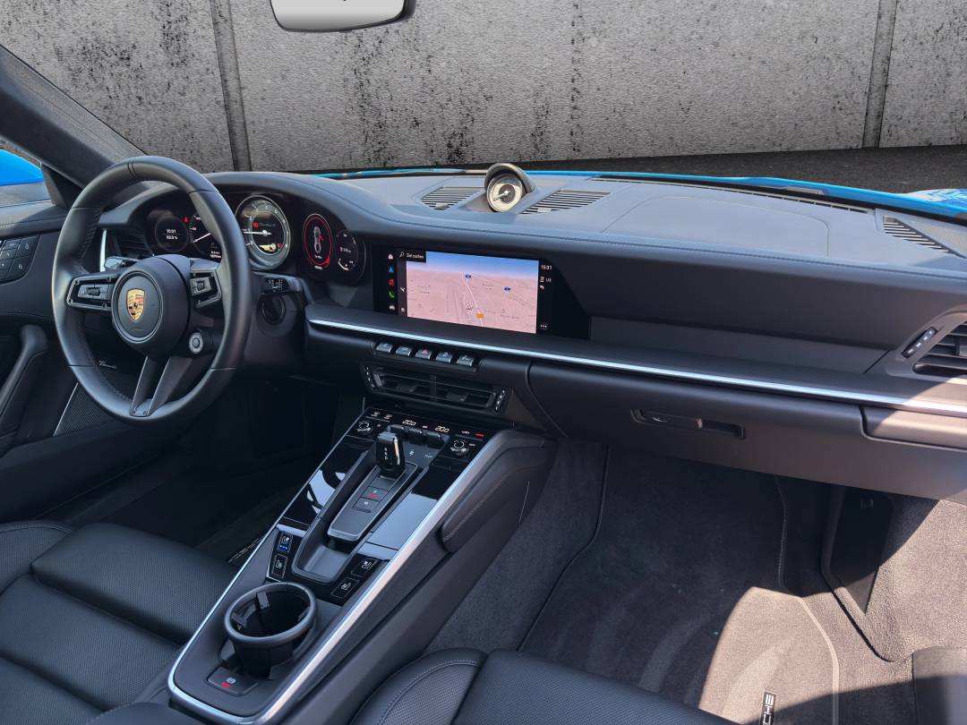 Turbo S — Interior