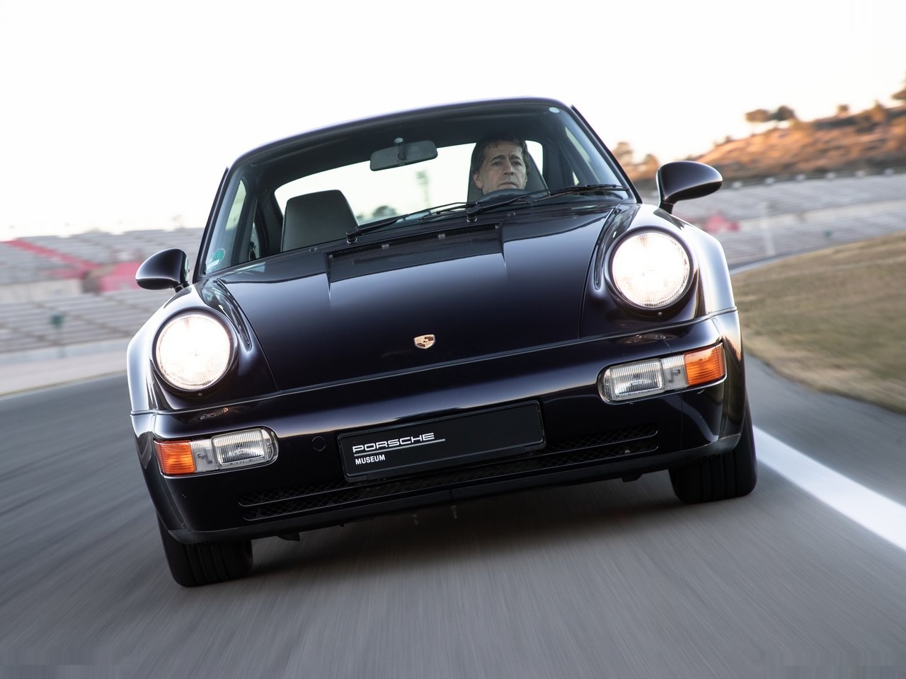 30 Jahre 911 — Exterior