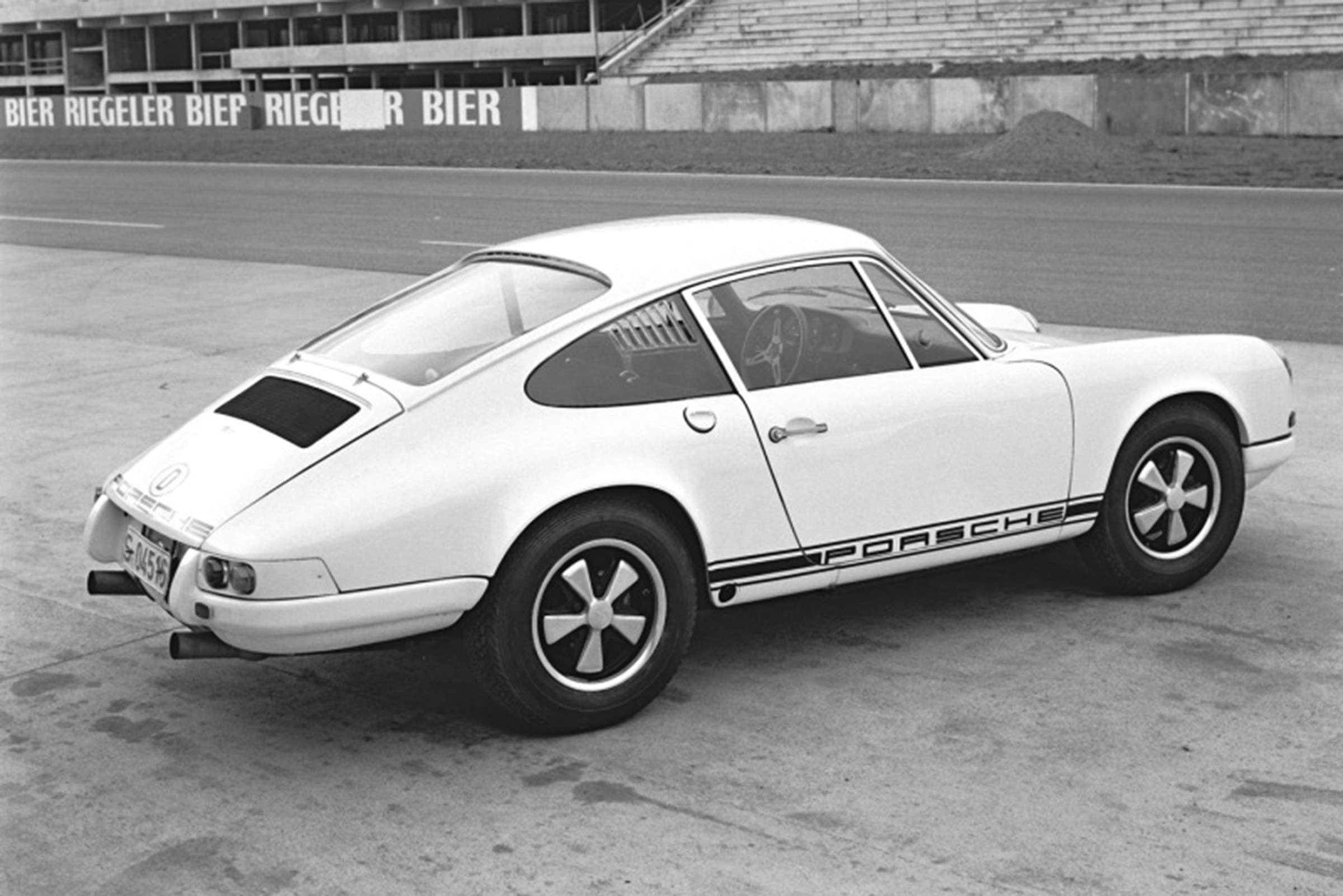 911 R — Exterior