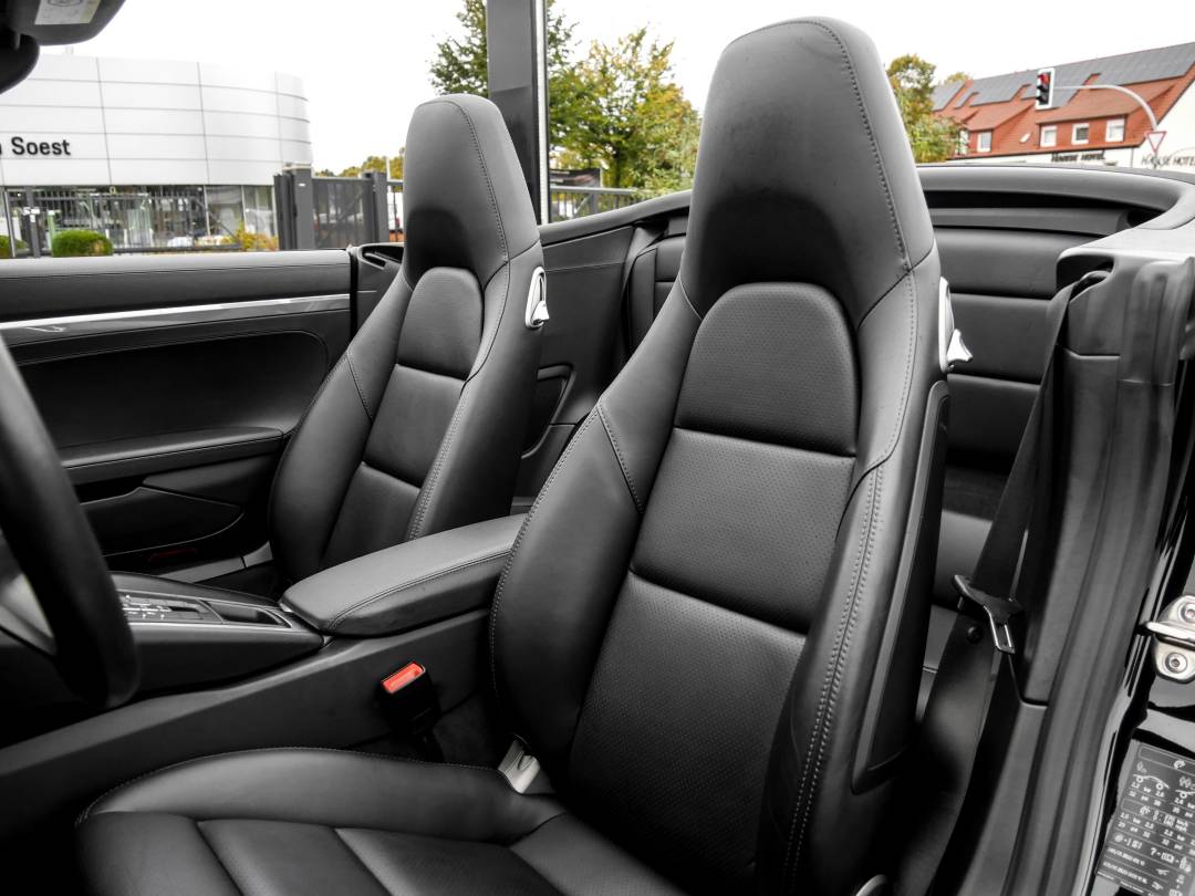 Carrera Cabriolet — Interior