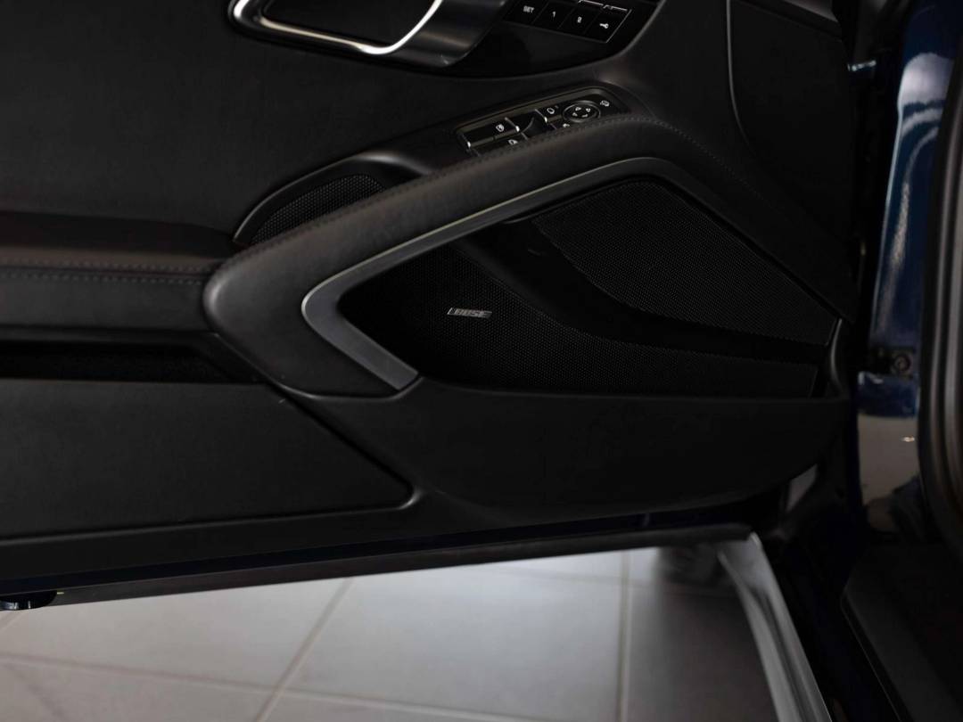 Carrera 4 GTS — Interior