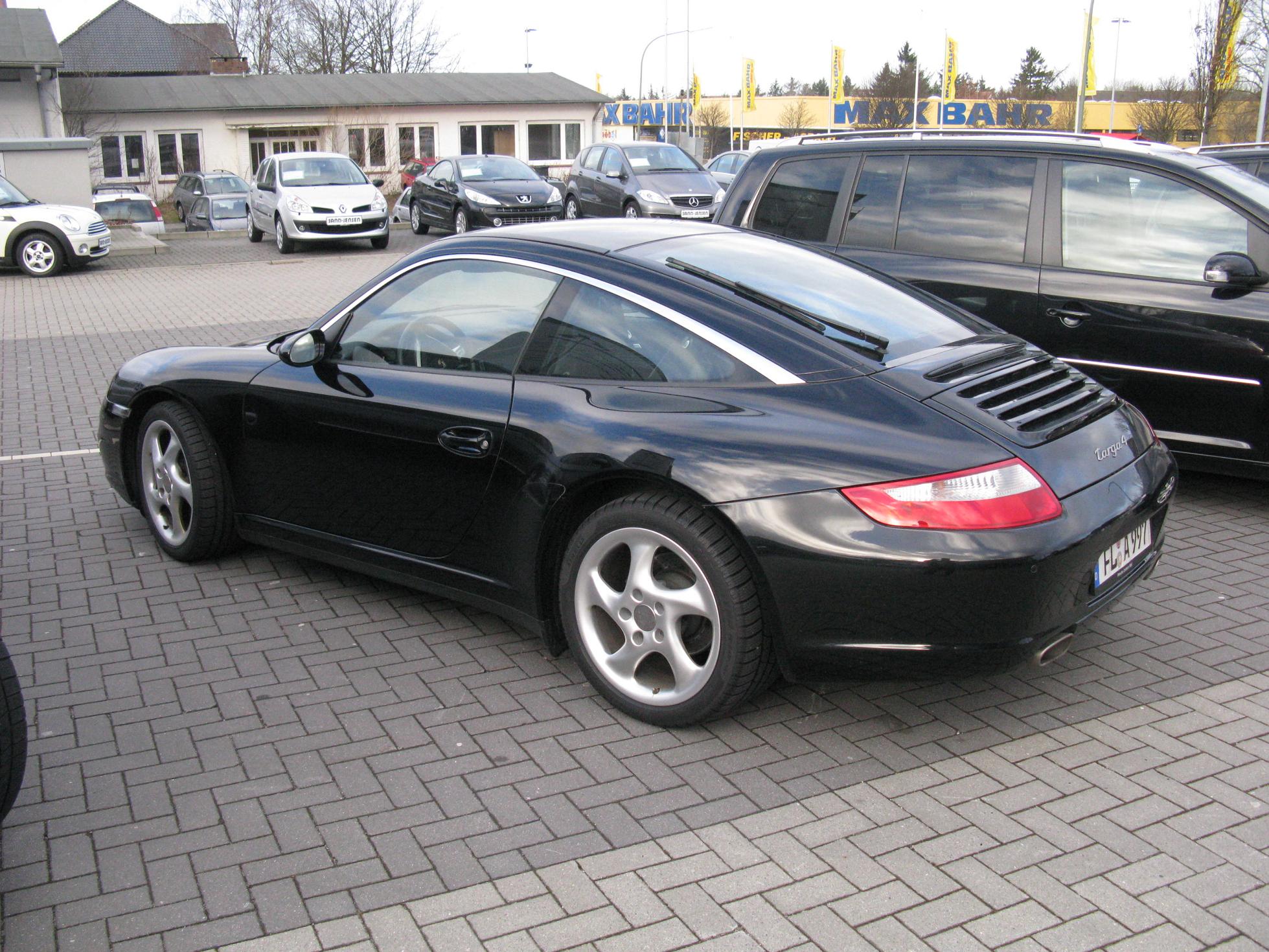 Targa 4 — Exterior
