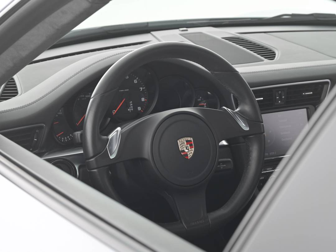 Carrera — Exterior