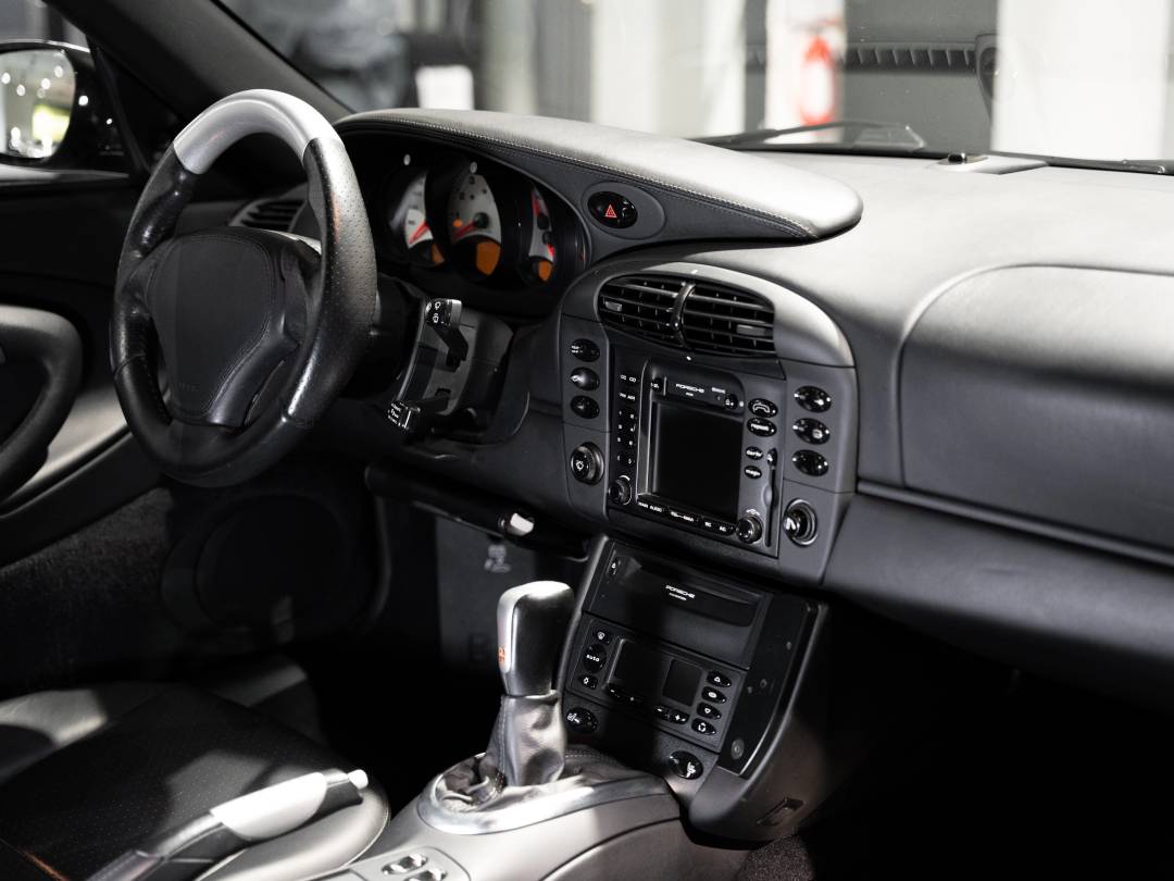 Carrera 4 — Interior