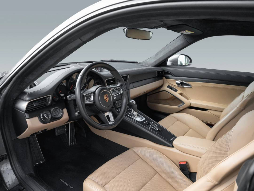 Carrera GTS — Exterior