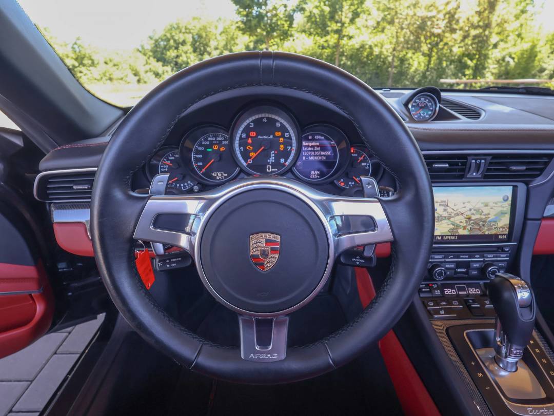Turbo S Cabriolet — Interior