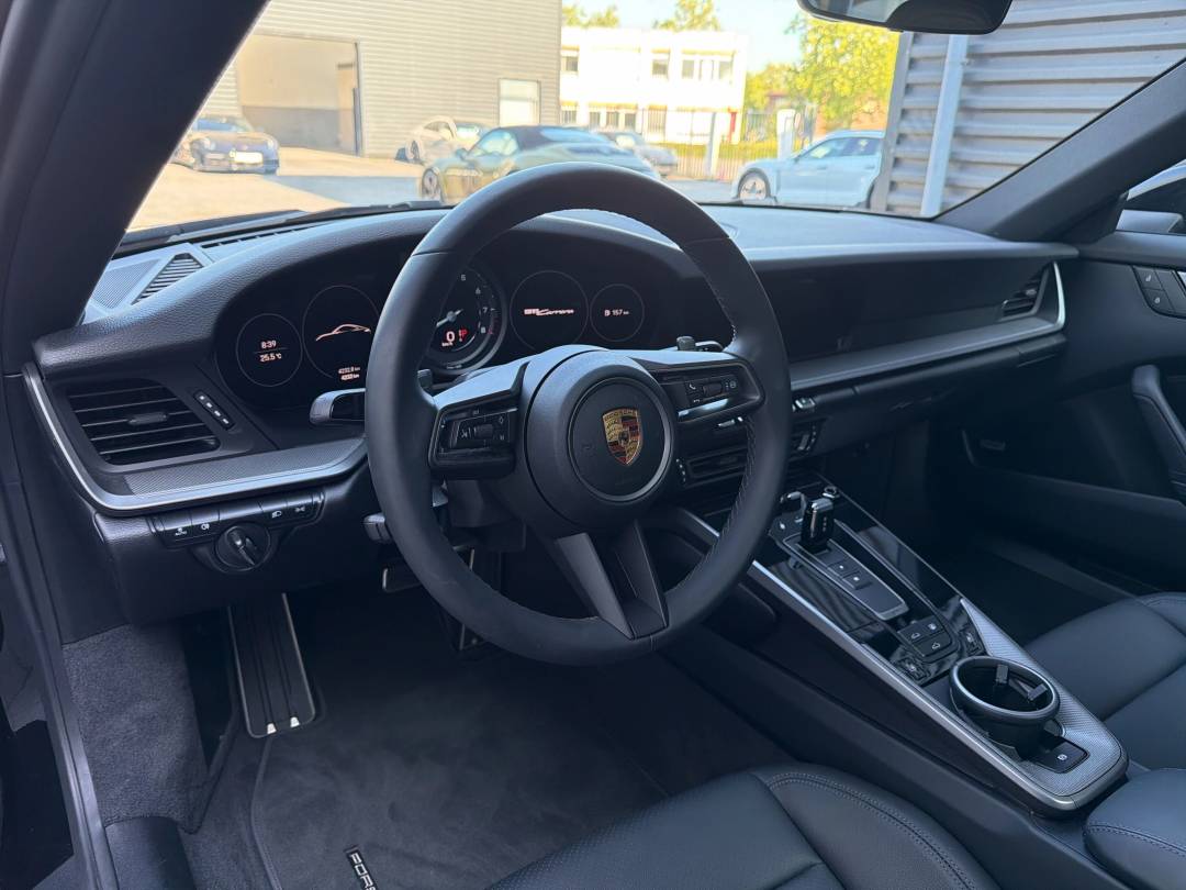 Carrera — Interior