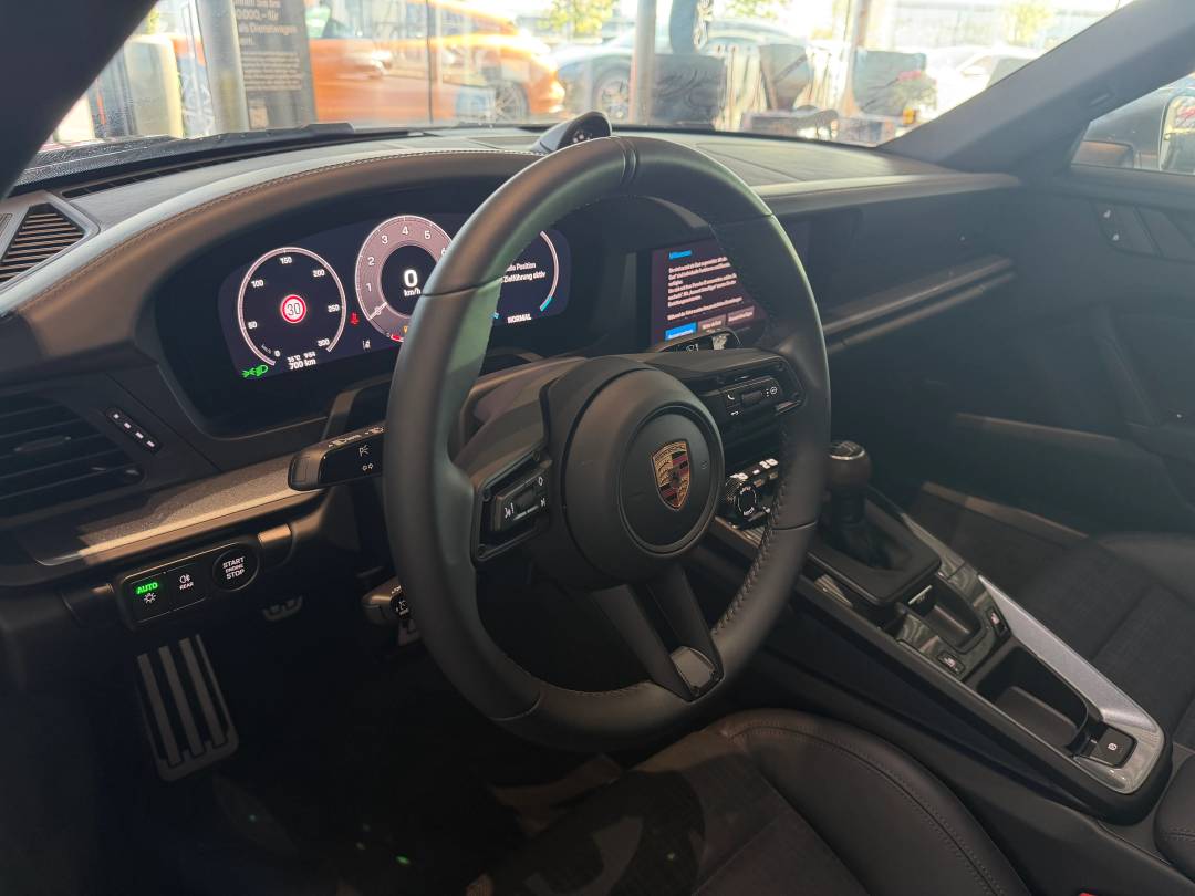 Carrera T — Interior