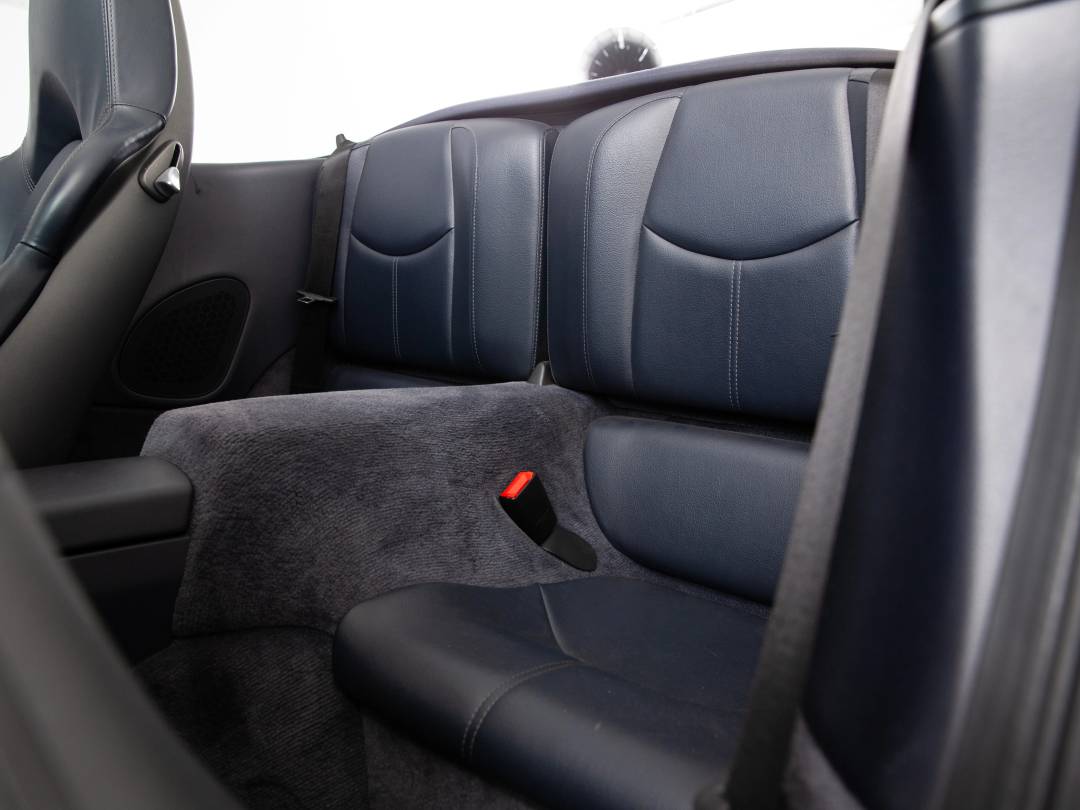 Carrera 4S Cabriolet — Interior