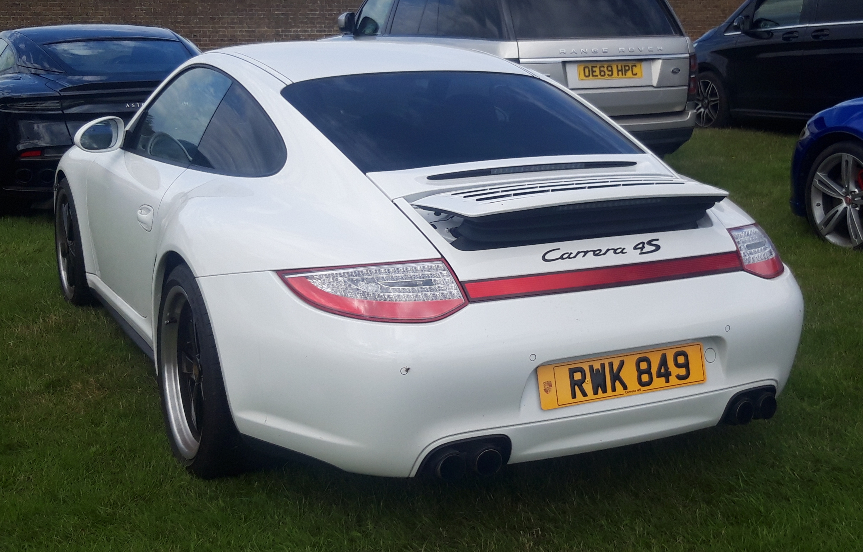Carrera 4S — Exterior