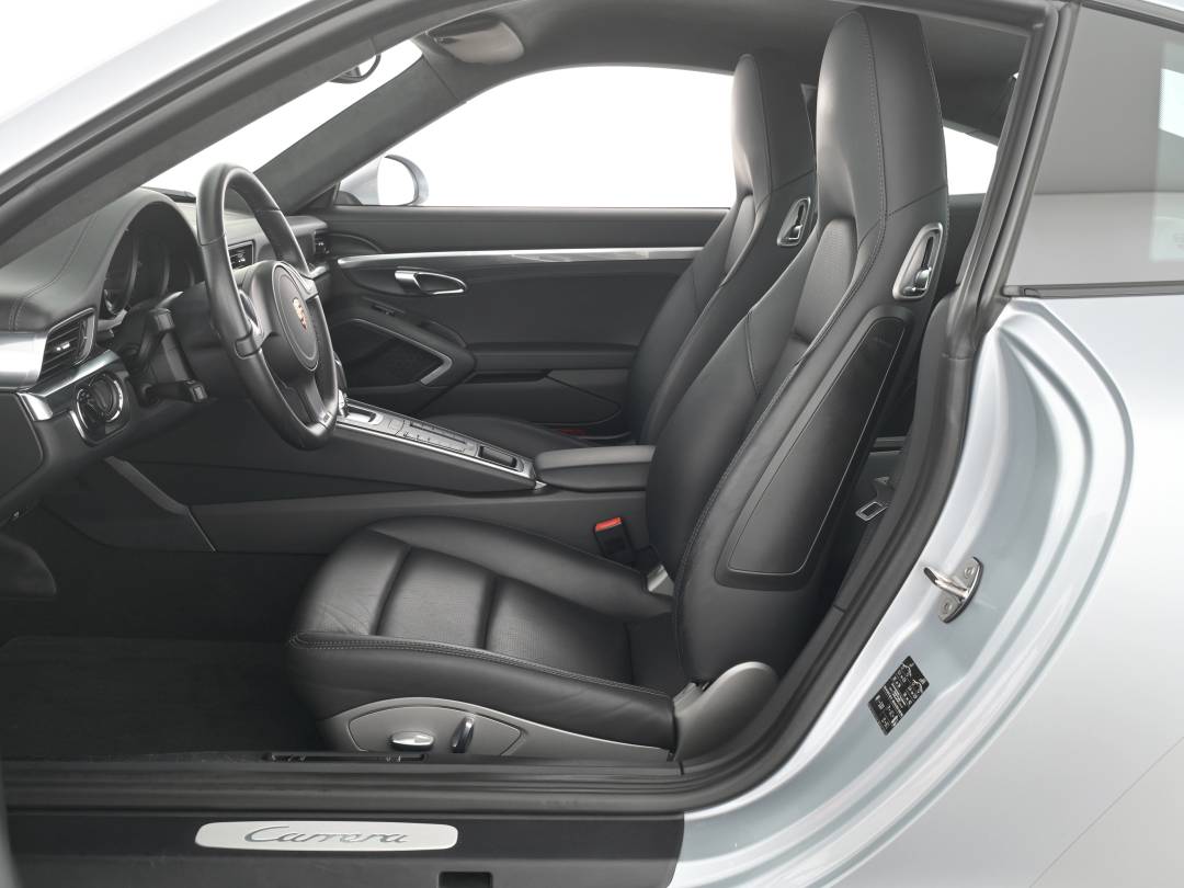Carrera — Interior