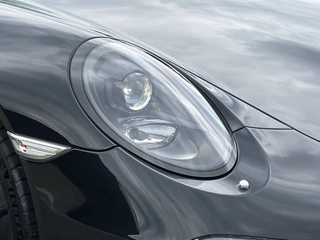 Carrera Cabriolet — Exterior
