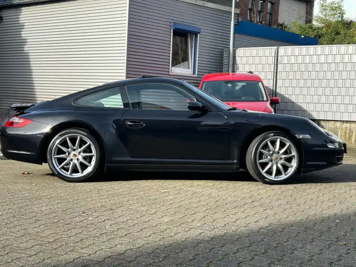 Carrera 4 — Exterior